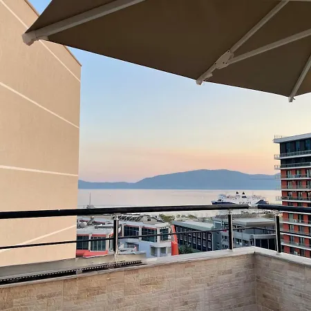 Glass House * Vlorë