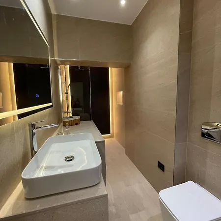 Glass House Apartmán